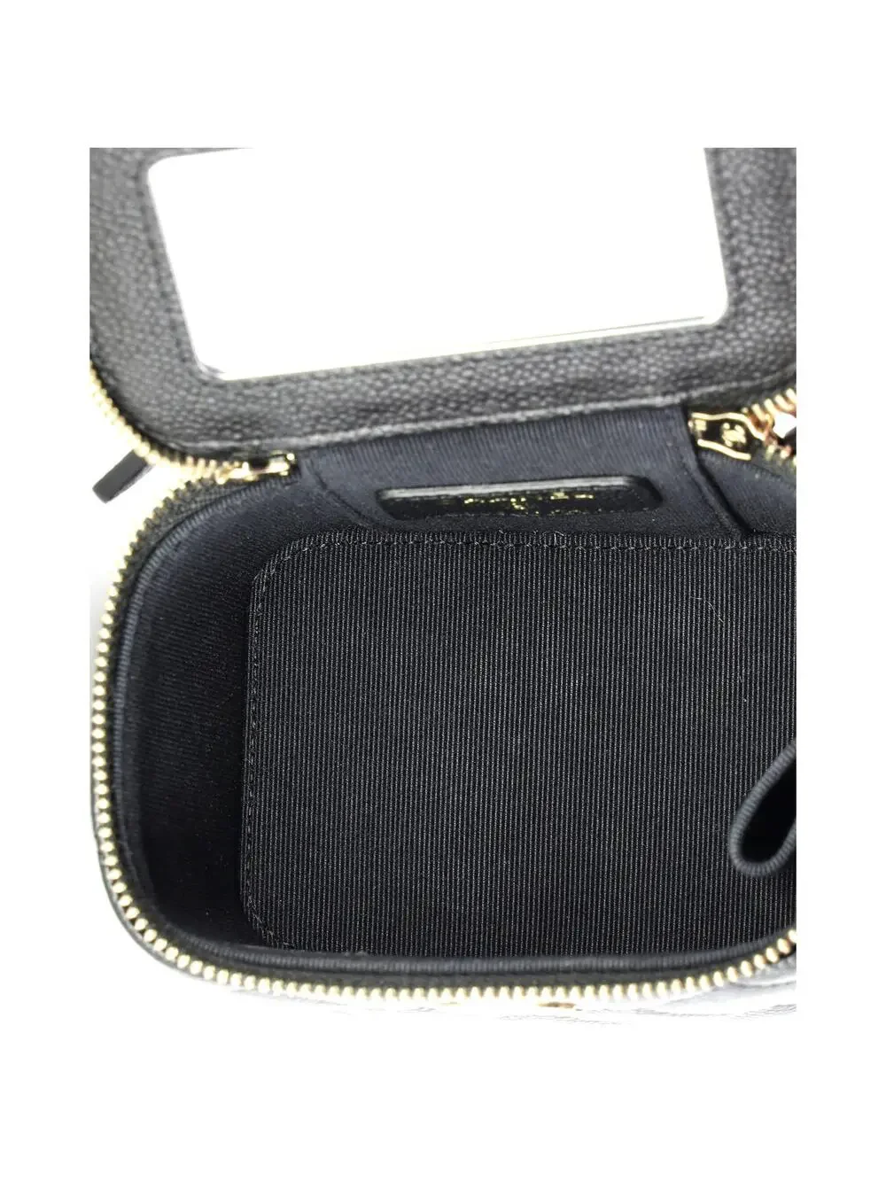 Chanel Tiny Cc Link Vanity Case With #248041C40B